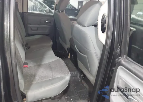 2017 Ram 1500 Slt 4X2 6'4 Box z USA, uszkodzony, nr VIN 1C6RR6GG4HS722792